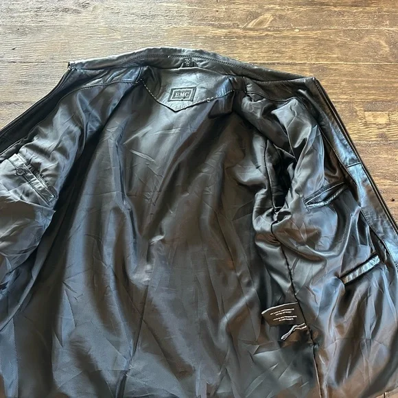 Black vintage 100% Leather Jacket,really good condition, light wear on sleeves. - Picture 12 of 13